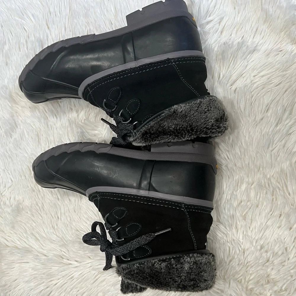 The‎ original Sporto genuine duck boots size 9